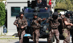 تركيا: إنتحاريون يفجّرون أنفسهم خلال عملية للشرطة في غازي عنتاب