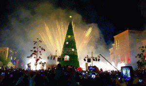 بالصور والفيديو… اضاءة شجرة الميلاد في جبيل!