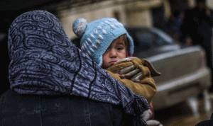 آلاف يهربون … حفاة وعراة من جحيم حلب