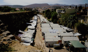 اليونان: تجدد الاشتباكات بمخيم سودا للاجئين بجزيرة خيوس
