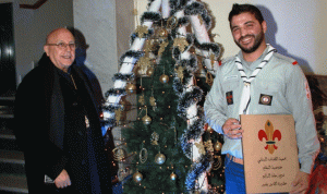 درويش أضاء شجرة الميلاد والمغارة في مستشفى تلشيحا