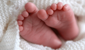 بالصور… ولادة طفل من مبيض مجمّد!
