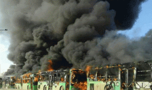 بالصور والفيديو….  إحراق حافلات إجلاء المدنيين من كفريا والفوعة