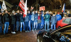 متظاهرون يحاصرون البرلمان في بولندا!