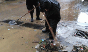 بلدية طرابلس تواصل أعمالها لرفع أضرار العاصفة
