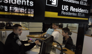 شرط جديد قد يؤثر على “جميع” المسافرين إلى أميركا