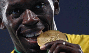 تجريد “أسرع رجل في العالم” من ذهبية أولمبية