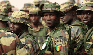 الجيش السنغالي يدخل غامبيا بعد دعم اممي