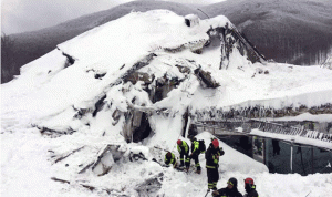 ارتفاع عدد ضحايا الانهيار الجليدي في إيطاليا إلى 23 قتيلا