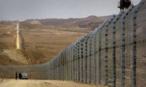 وزير الدفاع الأميركي: لم يُتخذ قرار تمويل الجدار مع المكسيك