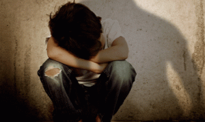 قاصرون يعتدون جنسياً على طفل في شحرور الجنوبية