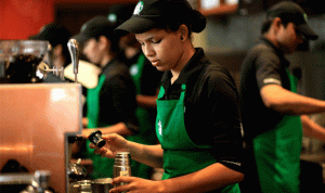 بعد حظر ترامب… Starbucks تعتزم توظيف 10 آلاف لاجئ