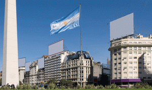 الأرجنتين ترجئ تسديد 9.8 مليار دولار من الديون إلى العام 2021