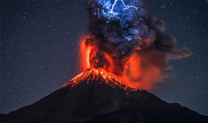 بالفيديو… لحظة انفجار بركان كوليما في المكسيك
