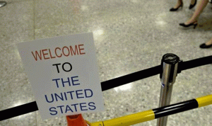 تمديد تعليق حظر السفر الأميركي