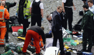 بالصور… الوزير الذي تحول لبطل خلال اعتداء لندن!