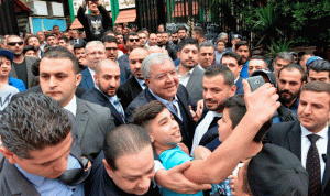 بالصور… المشنوق في الطريق الجديدة!