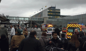 بالصور والفيديو… عملية أمنية للشرطة الفرنسية في مطار أورلي!