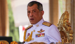 ملك تايلاند يصادق على الدستور الجديد