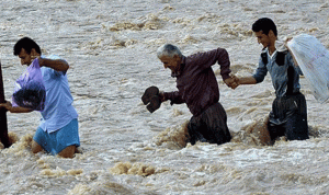 عشرات القتلى والمفقودين في “فيضانات إيران”