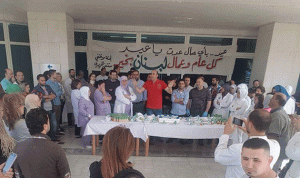 مستخدمو مستشفى رفيق الحريري يعلقون اعتصامهم