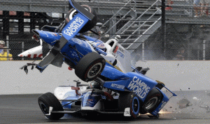 بالصور والفيديو… حادث مروع ينهي مشاركة ديكسون في سباق اندي 500