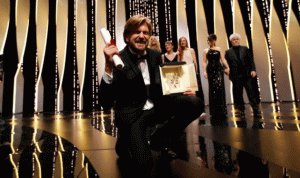 “ذا سكوير” يفوز بالسعفة الذهبية في مهرجان كان (بالصور)