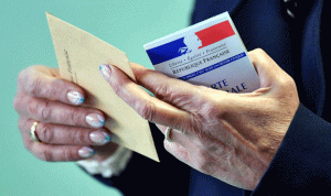 واحد من كل 3 فرنسيين فضّلوا عدم الاختيار بين المرشحين