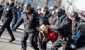 روسيا: توقيف أكثر من 200 شخص خلال تظاهرات ضد الفساد