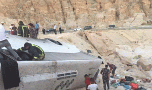 مصرع معتمرين أردنيين في تدهور حافلة