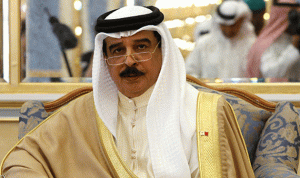 ملك البحرين يغادر القاهرة