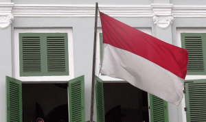 ماليزيا تقدم إعتذارها لإندونيسيا بسبب “علم مقلوب”!