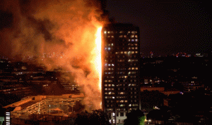 بالصور والفيديو…حريق ضخم يلتهم برجًا سكنيًا في لندن