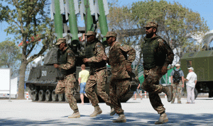 باكستان.. مقتل 6 جنود بهجومين قرب الحدود الإيرانية