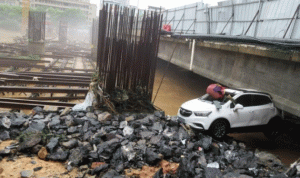 مقتل 15 وإجلاء عشرات الآلاف في فيضانات بجنوب الصين