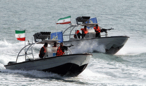 “حادث” بين حاملة طائرات أميركية وزوارق إيرانية
