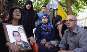 أهالي العسكريين: نطالب بإعدام الموقوف عمر ميقاتي