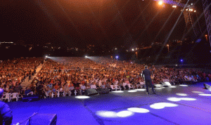 إفتتاح خلّاب لـ”مهرجانات جونيه الدولية”… مع صوت “الملك”