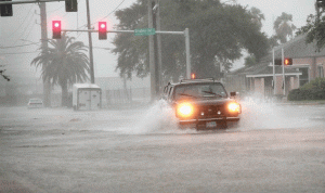 6 وفيات قد تكون مرتبطة بالإعصار هارفي في تكساس