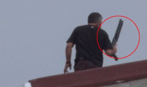 اسطنبول… مسلّح يطلق النار عشوائيًا من على سطح احد المباني (بالفيديو)