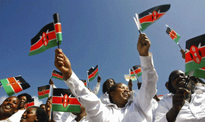كينياتا يتصدر الإنتخابات في كينيا والمعارضة تتهمه بالتزوير