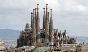 اخلاء أشهر كنيسة في برشلونة ضمن عملية لمكافحة الإرهاب