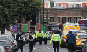الشرطة البريطانية تطارد مشتبها بهم بعد تفجير القطار
