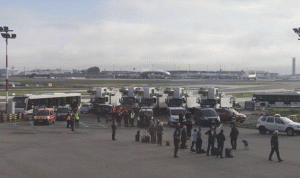 بالصور والفيديو… إخلاء طائرة في مطار شارل ديغول لأسباب أمنية