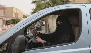 مبالغ خيالية سيوفّرها قرار قيادة المرأة السعودية للسيارة