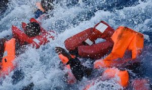 قتلى ومفقودين إثر غرق زورق مهاجرين في تركيا