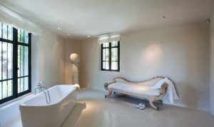 امشِ نصف ساعة في حوض الإستحمام!