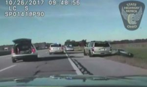 بالفيديو… “مطاردة درامية” لطفل سرق سيارة