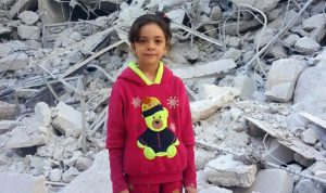 بانا… “طفلة حلب وأيقونتها” توقع كتابها في نيويورك (بالصور)