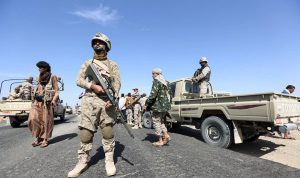 التحالف: إيران سلّحت الحوثيين لاستهداف باب المندب